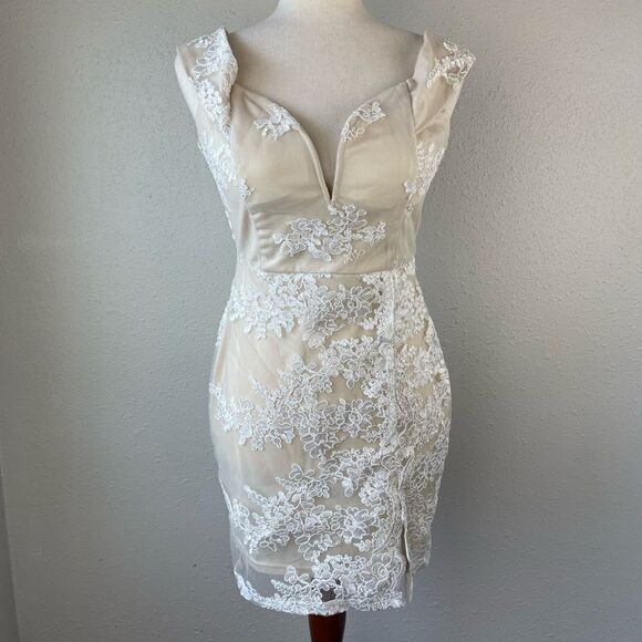 TRAC Cream and White Lace Prom Dress Size 6 EUC - Picture 1 of 9